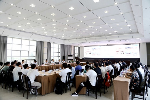 集團公司領導與新入職高校畢業生共話成長