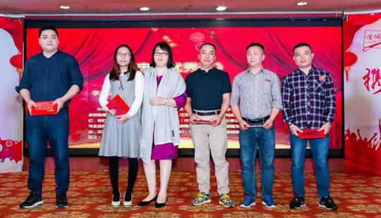 乘勝前進(jìn)不停步    不斷實(shí)現(xiàn)新目標(biāo)    閆麗君到瑞嘉調(diào)研試生產(chǎn)時(shí)強(qiáng)調(diào)